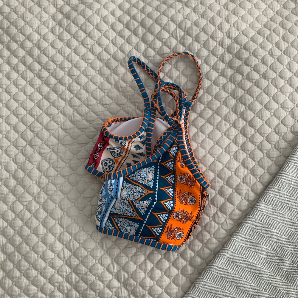 Cupshe Blue and Orange Mixed Print Bikini Top
